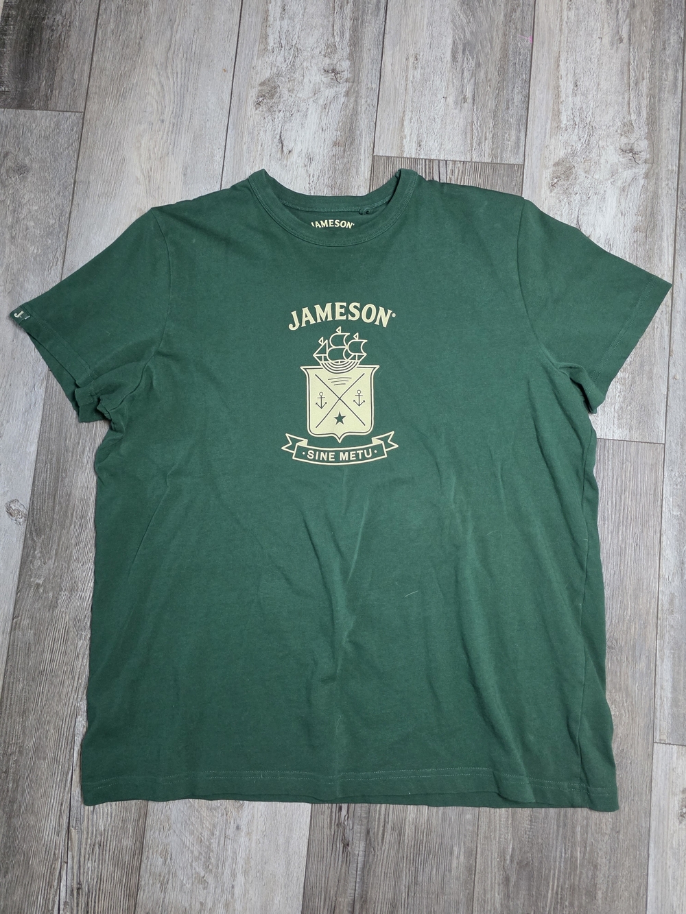 Jameson Men's Irish Wiskey 'Sine Metu' Authentic Graphic Tee Shirt Sz XL